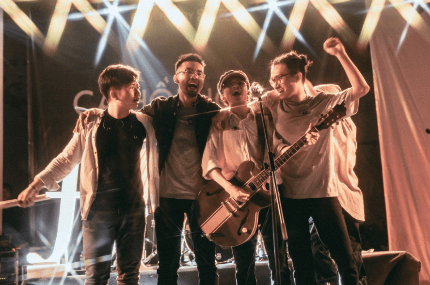 Tại Sao Nên Nghe Cá Hồi Hoang Trên Spotify?